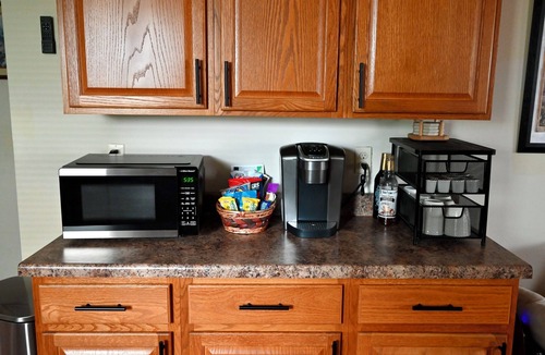 Williamsport Cottage | Check out our rental discounts! 3bd-2bath, sleeps 6, 1st floor master & bath