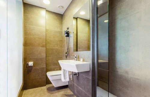 Collbato Hotel | Checkin Montserrat