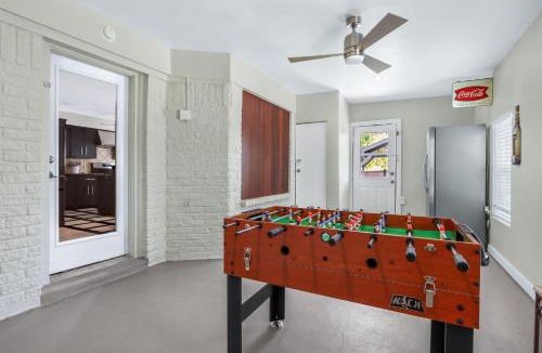 Elgin House | Checkmate and Chill-Inn