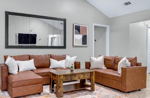 Elgin House | Checkmate and Chill-Inn