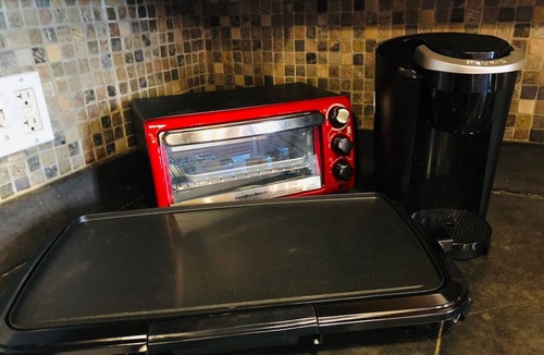 Downtown West Apartment | Checks All Boxes! Cozy 2 bed/2 bath St Louis Loft