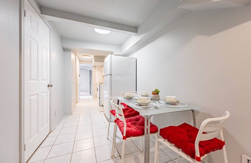 Rockcliffe - Smythe House | Cheerful 1-bedroom 1-living-room walkout basement