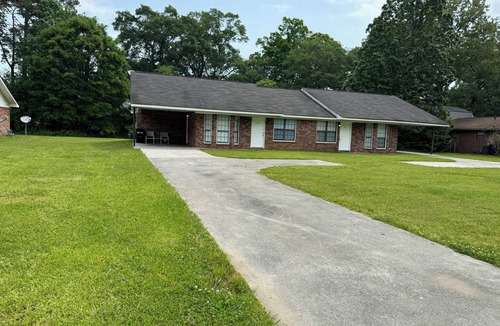 Mount Berry Condo | Cheerful 2 Bedroom 2 Bath Duplex in West Rome GA