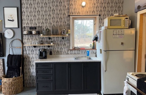 McMurrich/Monteith Cottage | Cheerful 2 bedroom cottage