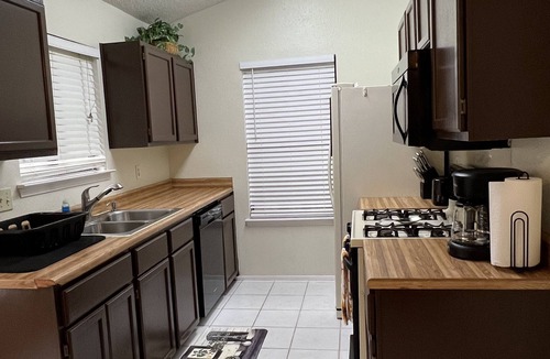 Buckingham Estates House | Cheerful 2 Bedroom Home w/Parking in Central South Austin Pet Stays for Free !