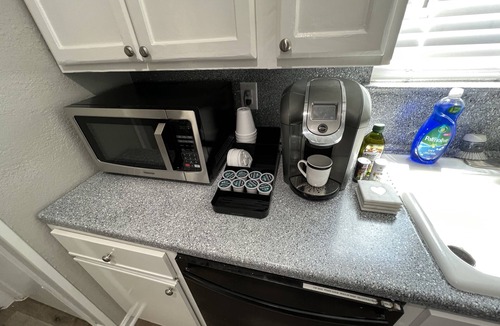Spring Branch Central House | Cheerful 2 bedroom home 20 minutes from downtown
