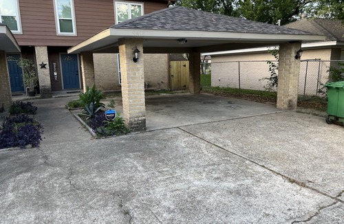 Spring Branch Central House | Cheerful 2 bedroom home 20 minutes from downtown