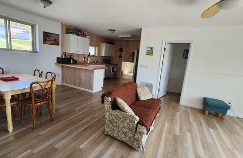 Burdett Apartment | Cheerful 2 Bedroom lake view flat on the Seneca wine trail