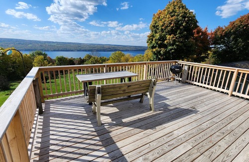 Burdett Apartment | Cheerful 2 Bedroom lake view flat on the Seneca wine trail