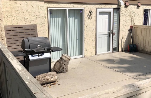 Southeast Calgary House | Cheerful 2 bedroom townhome with fireplace