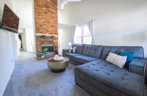 Northwest House | Cheerful 2 Bedroom Home near Virginia Wesleyan