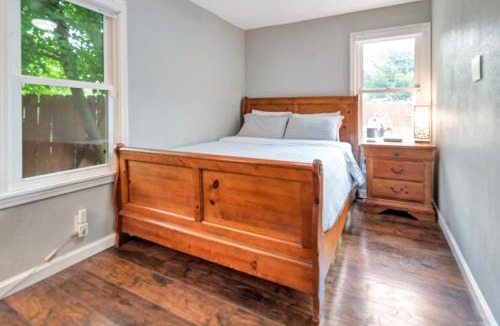 Springfield House | Cheerful 2-Bedroom with convenient Expressway access