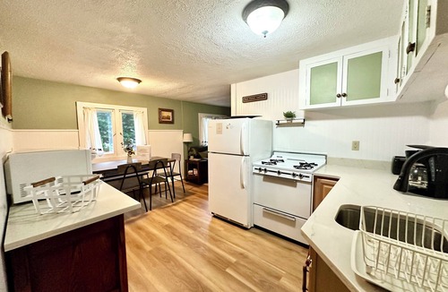 Town of Webb Apartment | Cheerful 2nd Floor Unit w/balcony