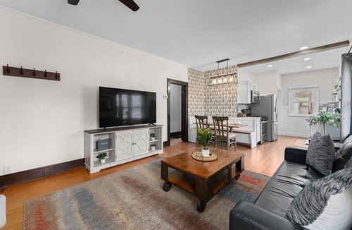Sioux Falls House | Cheerful 3 Bed 1 Bath Bungalow w/Cathedral views