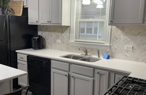Merrillville House | Cheerful 3 bed home/Merrillville close to hospital