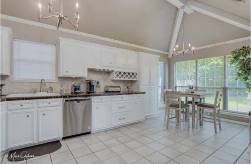 Shreveport House | Cheerful 3-bedroom 2bathroom with garage