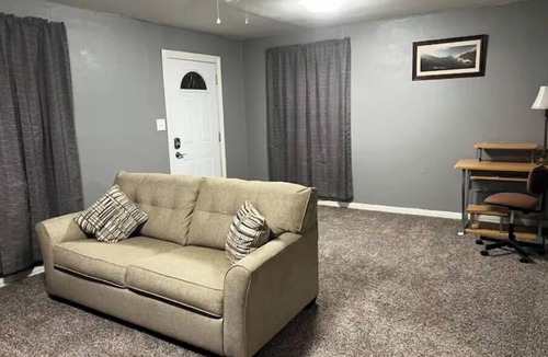 Tokio House | Cheerful, 3 bedroom house, free parking