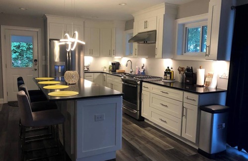 Newnan House | Cheerful 3-bedroom home