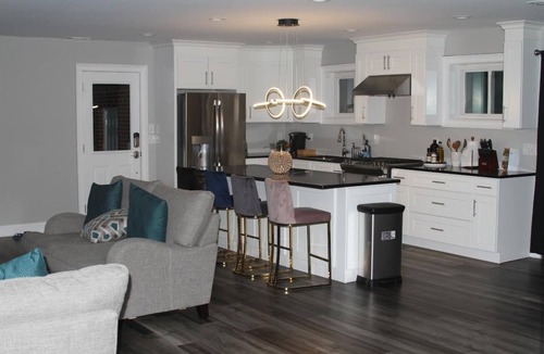 Newnan House | Cheerful 3-bedroom home