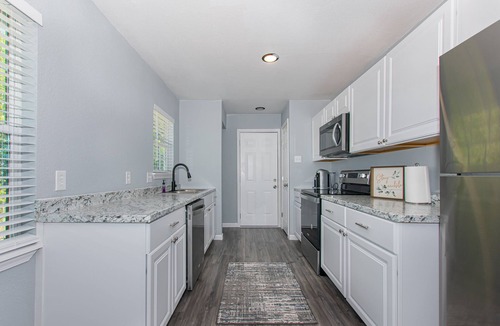 Heidenheimer House | Cheerful 3 bedroom house near downtown and close to hospitals