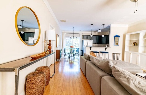 Lynchburg Villa | Cheerful 3-Bedroom Townhouse with King Bed