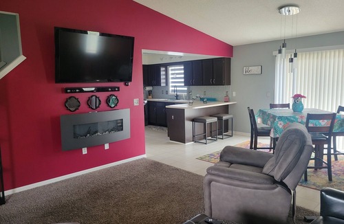 Kentwood House | Cheerful 3 bedroom residential home