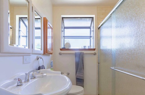 Lafayette House | Cheerful 3 Bedroom with Outdoor Deck!