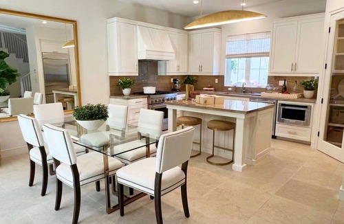 Irvine House | Cheerful 3b3b with swimming pool&BBQ