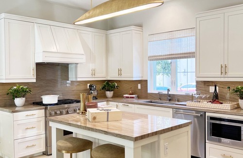 Irvine House | Cheerful 3b3b with swimming pool&BBQ