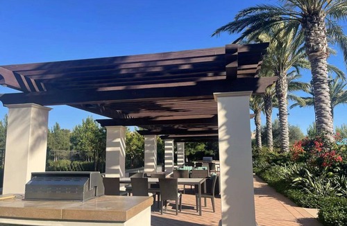 Irvine House | Cheerful 3b3b with swimming pool&BBQ