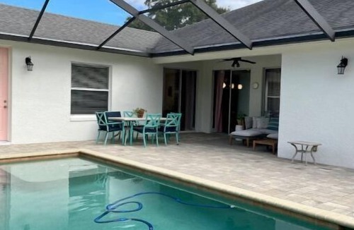 Winter Haven House | Cheerful 4 Bed, 3 Bath Home with Screened Pool