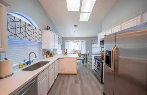 Pecos West House | Cheerful 4 bed3 ba home with pool heated