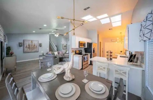 Pecos West House | Cheerful 4 bed3 ba home with pool heated