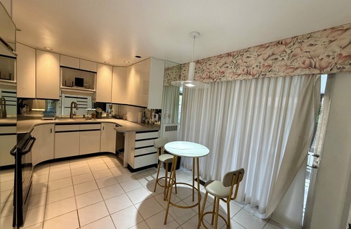 Amherst House | Cheerful 4-bedroom bungalow with indoor fireplace.