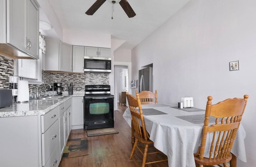 Belleville House | Cheerful 4 Bedroom House