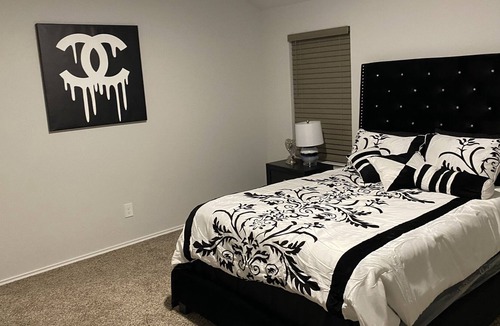 Huntsville House | Cheerful 4 Bedroom Home
