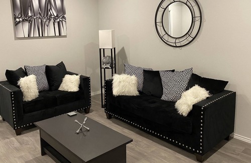 Huntsville House | Cheerful 4 Bedroom Home