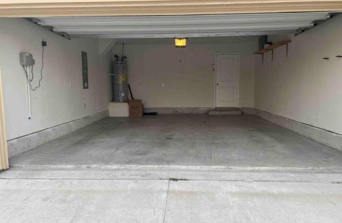 Collin County House | Cheerful 4-bedroom home with free parking garage.
