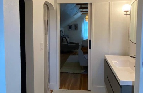 Camas House | Cheerful 4-Bedroom Home, Walkable Neighborhood