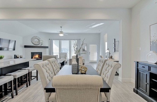 Argyle House | Cheerful 4 Bedroom House in Argyle with fenced backyard & fireplace