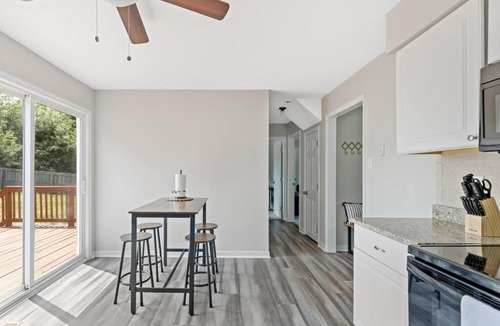 Chesterfield House | Cheerful 4-Bedroom Southside Home