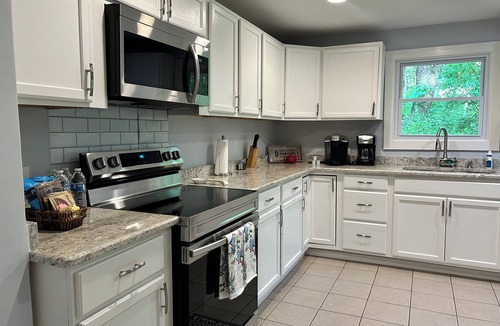 Vestal Cabin | Cheerful 4 rooms Cabin with 2 bath near BU