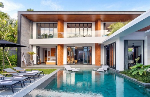 Umalas Villa | Cheerful 4BR Villa W/Pool & Balcony, Bali Villa 2219