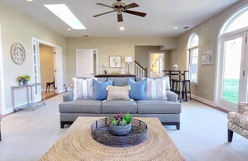 Lincolnia House | Cheerful 5-Bdrm Home | Huge Fenced Yard | Kid-Pet Friendly | Near it all!