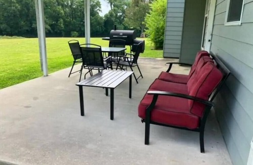 Sunshine House | Cheerful 6BR between LSU & NOLA