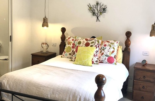 Beaumaris House | Cheerful Beachside home with a pool!