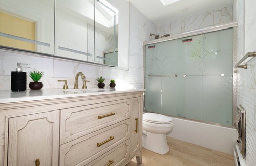 Baldwin House | Cheerful & Beautiful 3-Bedroom Ranch