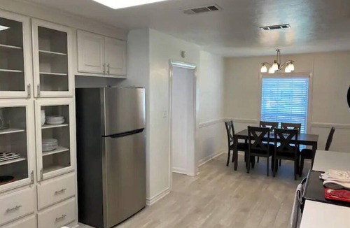 Wichita Falls House | Cheerful Country Club Cottage Near MSU
