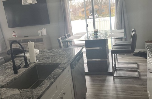 Farmington Hills House | Cheerful Family Home