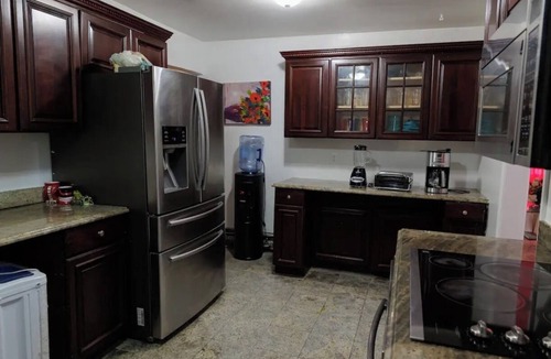 Lincoln Park House | Cheerful Home in Yonkers NY